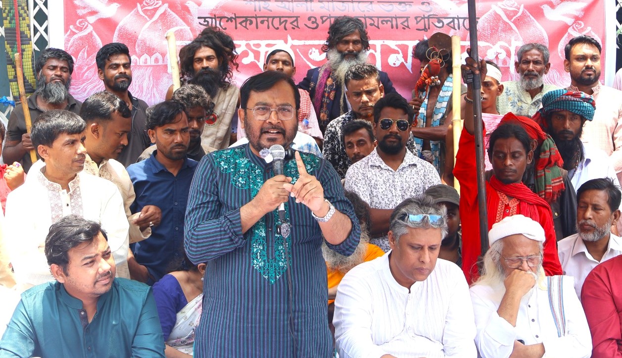 ভোটের আগে মাজারমুখী, বিপদে কেউ পাশে নেই: মঞ্জু