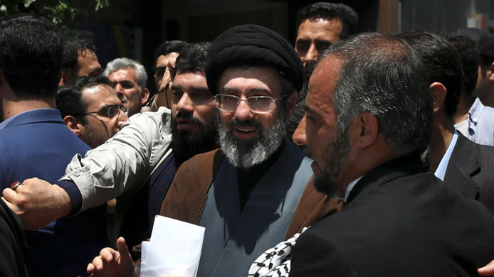 ইরানের সর্বোচ্চ নেতা খামেনি-পুত্র মুজতবা!