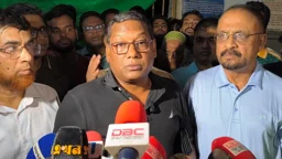 পদদলিতে মৃত্যু হয়নি জানাল প্রশাসন, ভিন্ন দাবি আত্মীয়দের 
