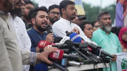 তারেক রহমানের হাতে গণতন্ত্র সুরক্ষিত নয়: নাহিদ ইসলাম

