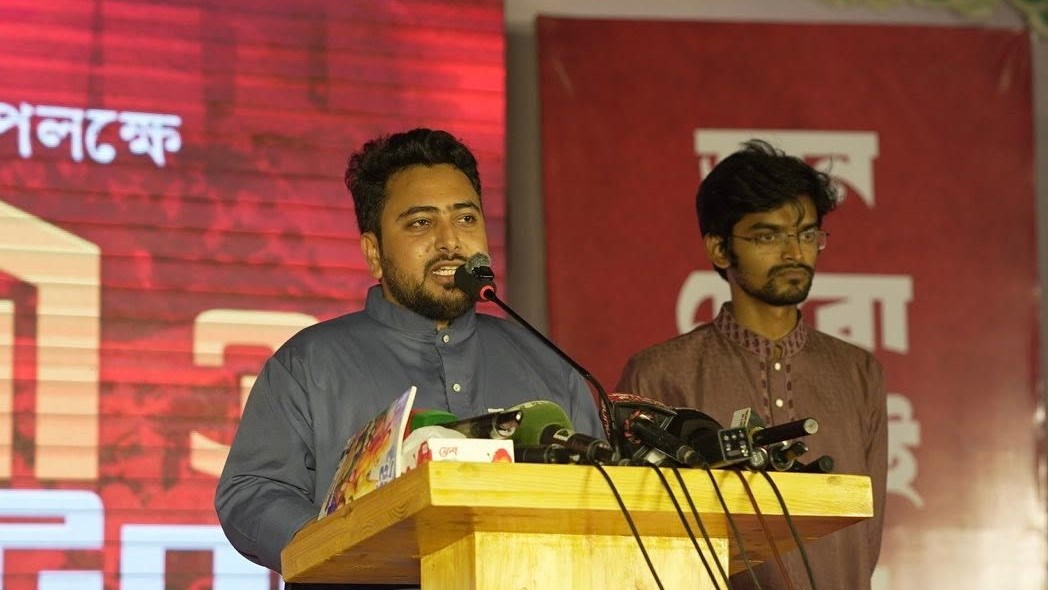 হাসিনাকে ফেরত না দিলে তারেক রহমানের ভারত সফর অনুচিত: নাহিদ
