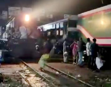 পুরো ট্রেন ওপর দিয়ে গেলেও প্রায় অলৌকিকভাবে বেঁচে যান জালাল উদ্দীন। সংগৃহীত ছবি