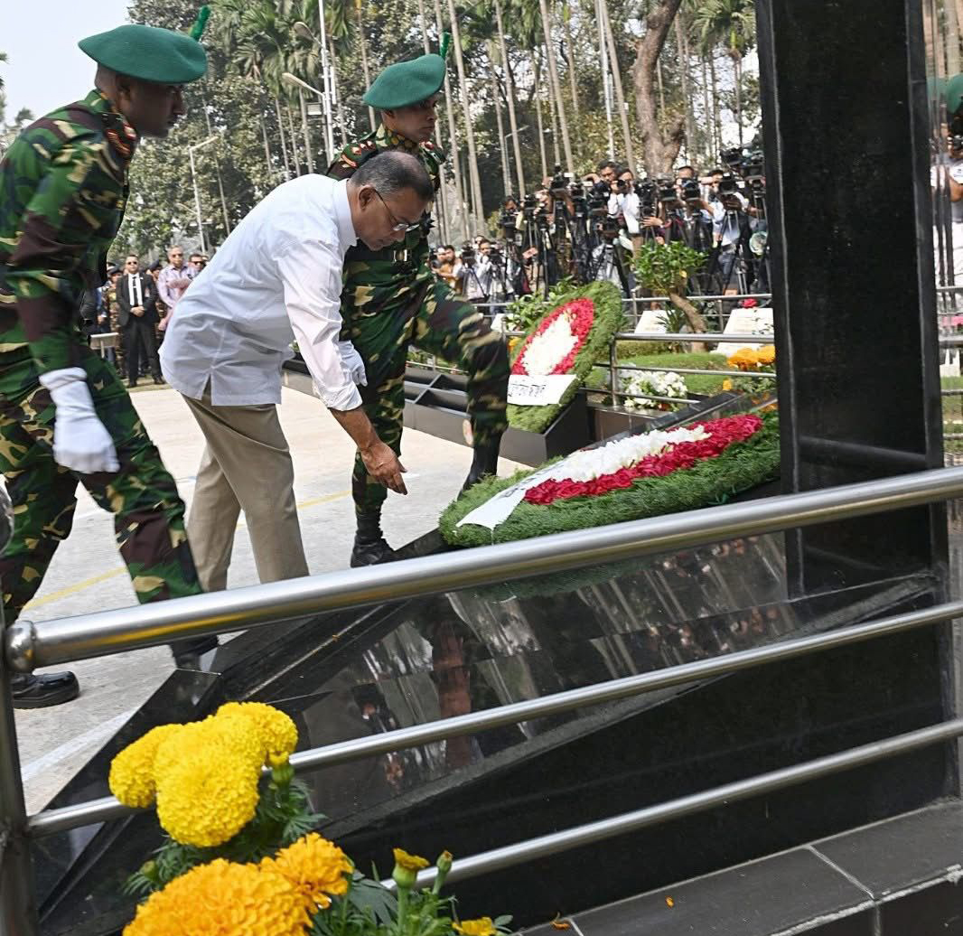 পিলখানা ট্র্যাজেডির শহীদদের প্রতি প্রধানমন্ত্রীর শ্রদ্ধা নিবেদন। ছবি: প্রধানমন্ত্রীর কার্যালয়