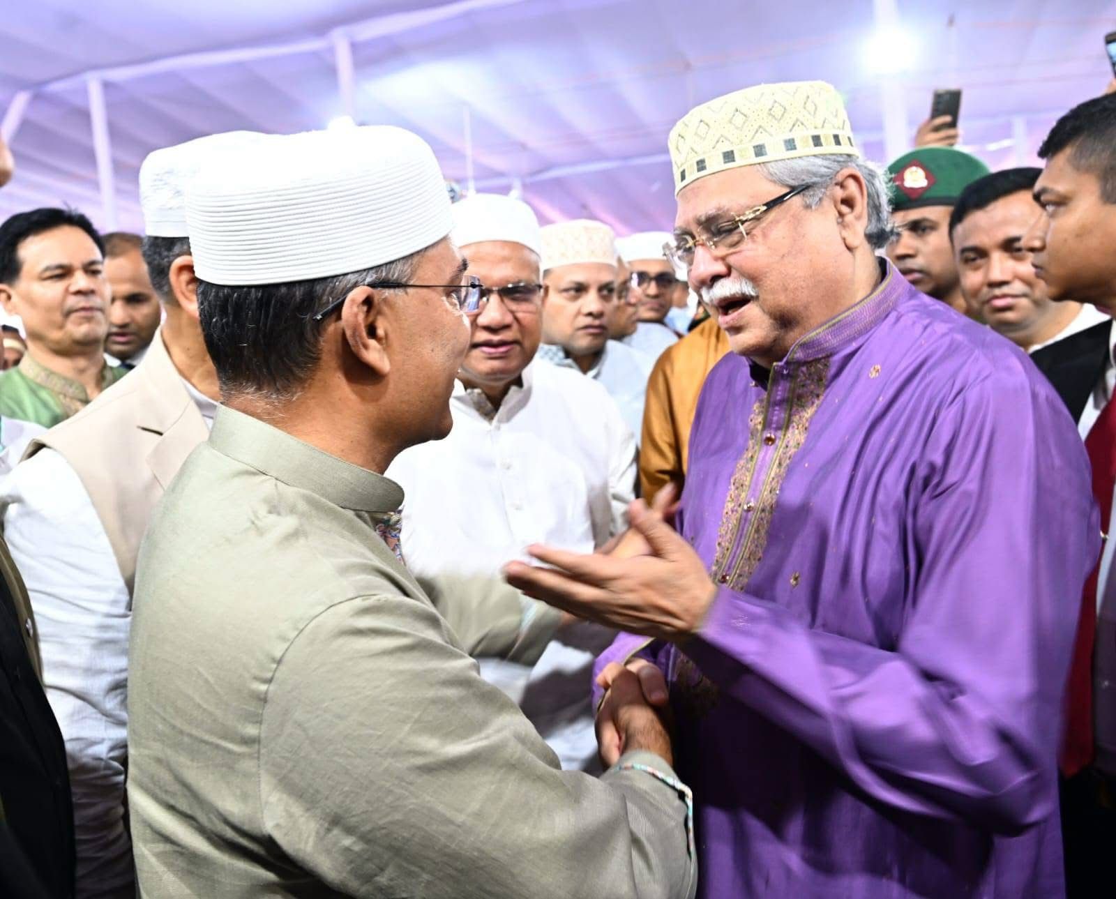 জাতীয় ঈদগাহ ময়দানে রাষ্ট্রপতি মো. সাহাবুদ্দিন ও প্রধানমন্ত্রী তারেক রহমান। ছবি: স্ট্রিম