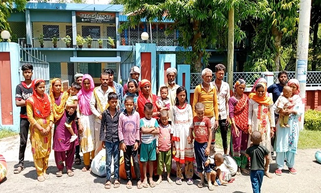দুই সীমান্ত দিয়ে ৫৩ জনকে ঠেলে পাঠাল বিএসএফ