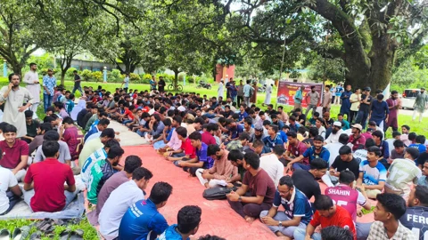 রাবিতে সালাহউদ্দিন আম্মারের নেতৃত্বে ভোজের আয়োজন। সংগৃহীত ছবি 