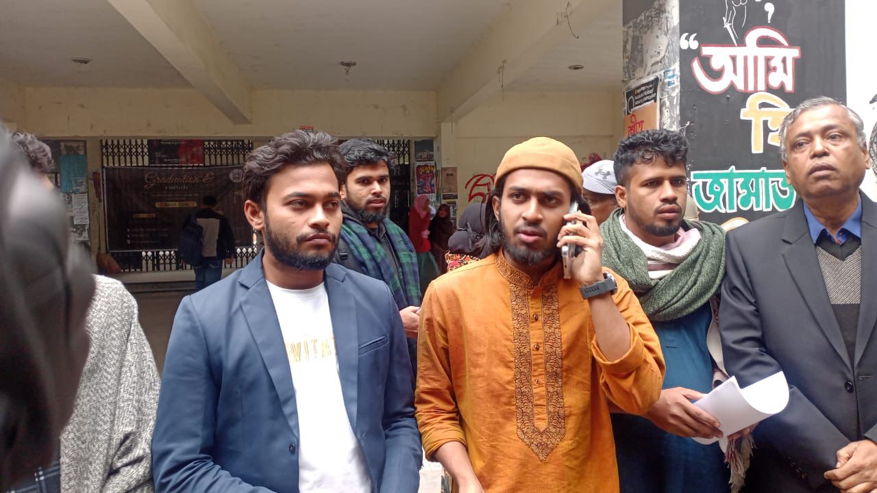 ছাত্রদলকে ‘সাহস থাকলে সামনে আসো চান্দাভাই’ হুঁশিয়ারি রাকসু জিএস আম্মারের