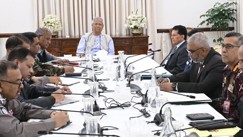 দেশের আইনশৃঙ্খলা পরিস্থিতি পর্যালোচনায় যমুনায় বৈঠক