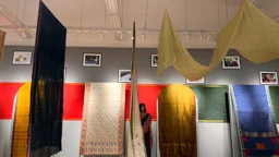 জাতীয় জাদুঘরে চার দিনের ‘হেরিটেজ, হারমোনি, হ্যান্ডলুম’ মেলা
