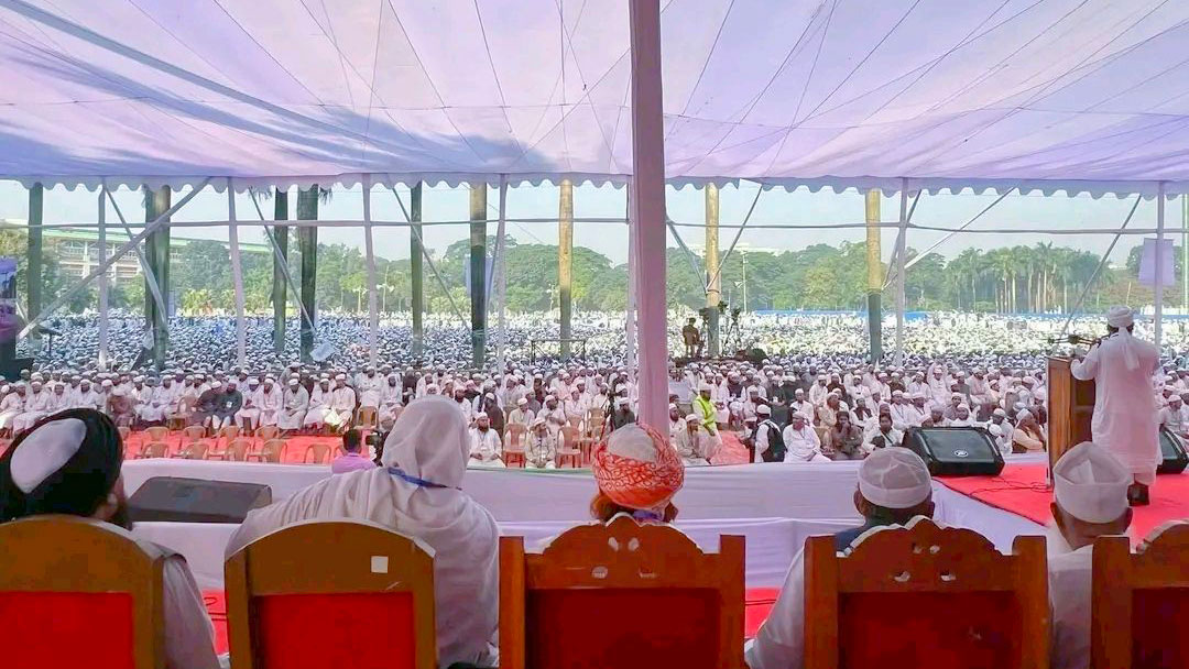সোহরাওয়ার্দী উদ্যানে খতমে নবুওয়ত মহাসম্মেলন। সংগৃহীত ছবি