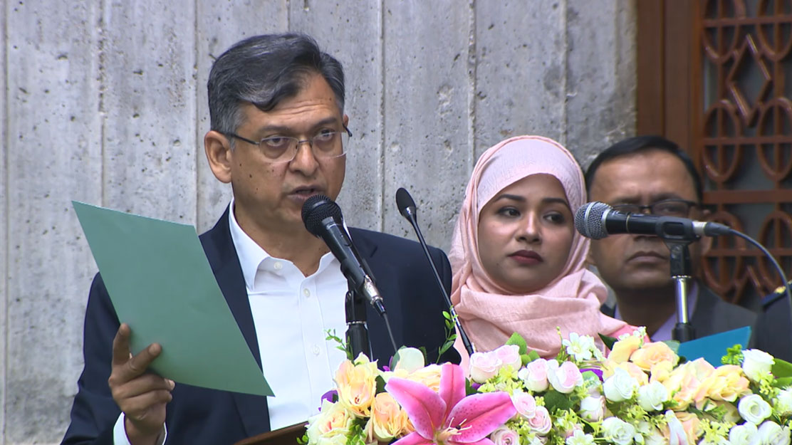 মন্ত্রীদের মধ্যে দপ্তর বণ্টন, স্বরাষ্ট্রে সালাহউদ্দিন