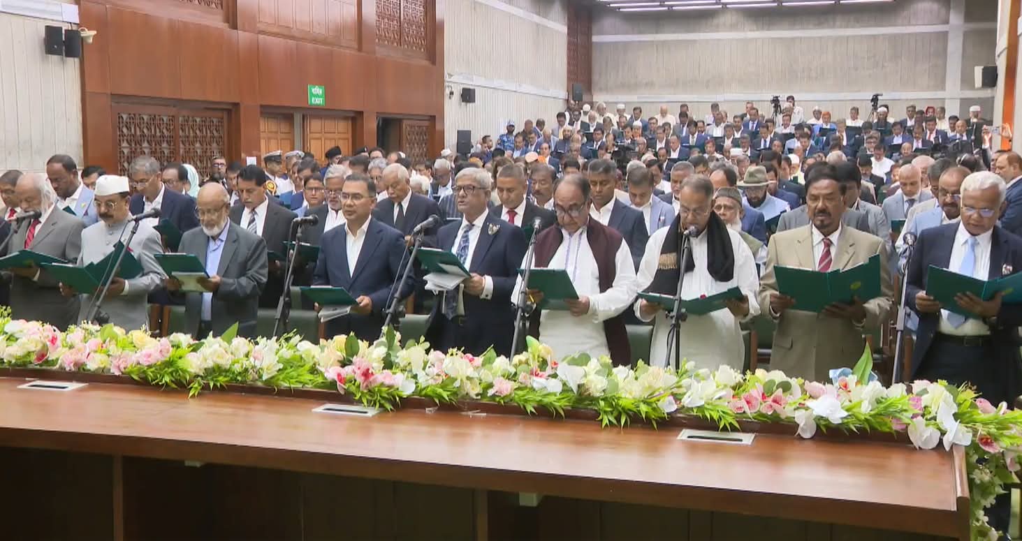 বিএনপির নবনির্বাচিত সংসদ সদস্যদের শপথ পড়ালেন সিইসি