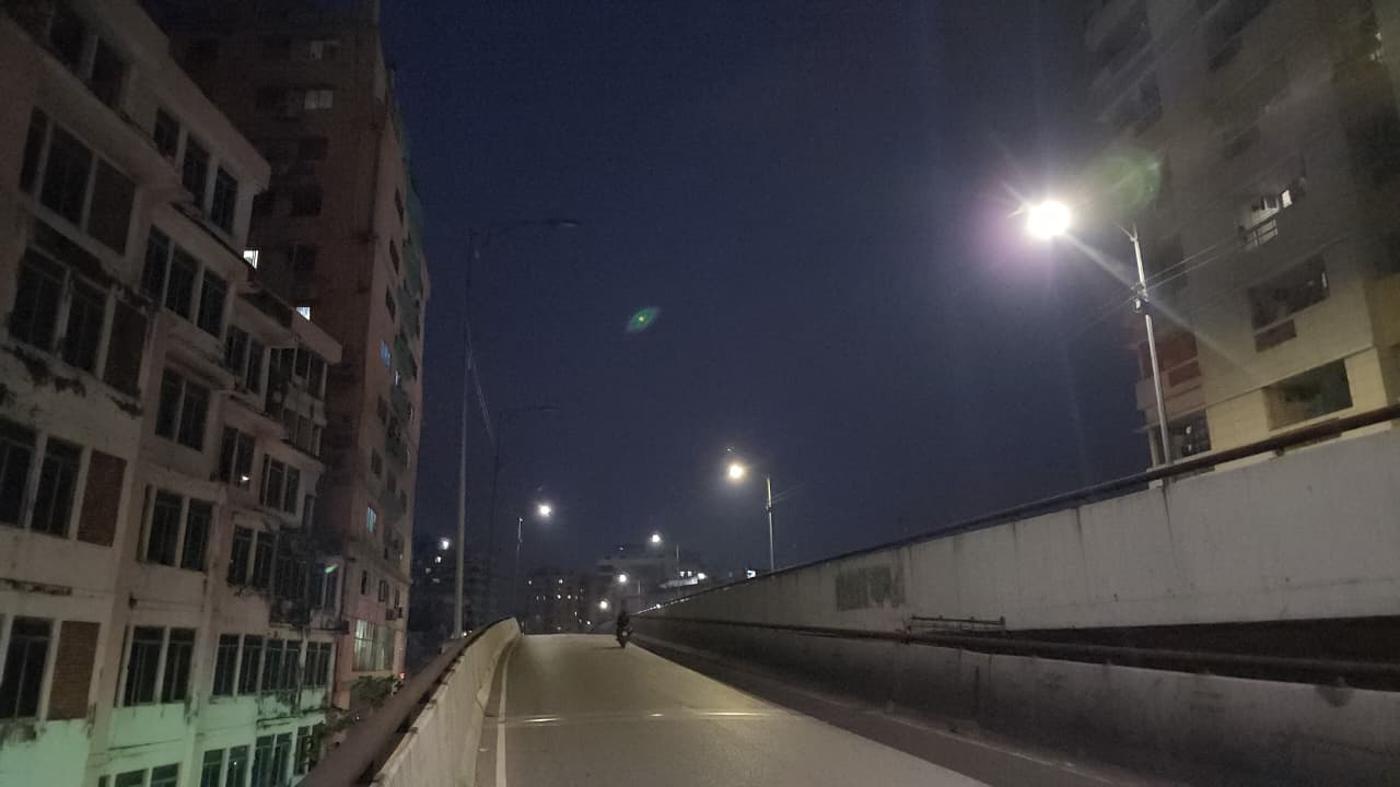 আলো না থাকায় অনেক সময় ঘটে ছোট-বড় দুর্ঘটনা