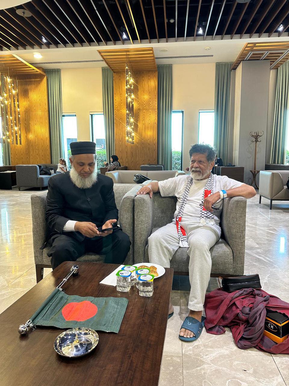 বিকেলে তুরস্কের পৌঁছানো শহিদুল আলম। ছবি প্রধান উপদেষ্টার ফেসবুক পেজ