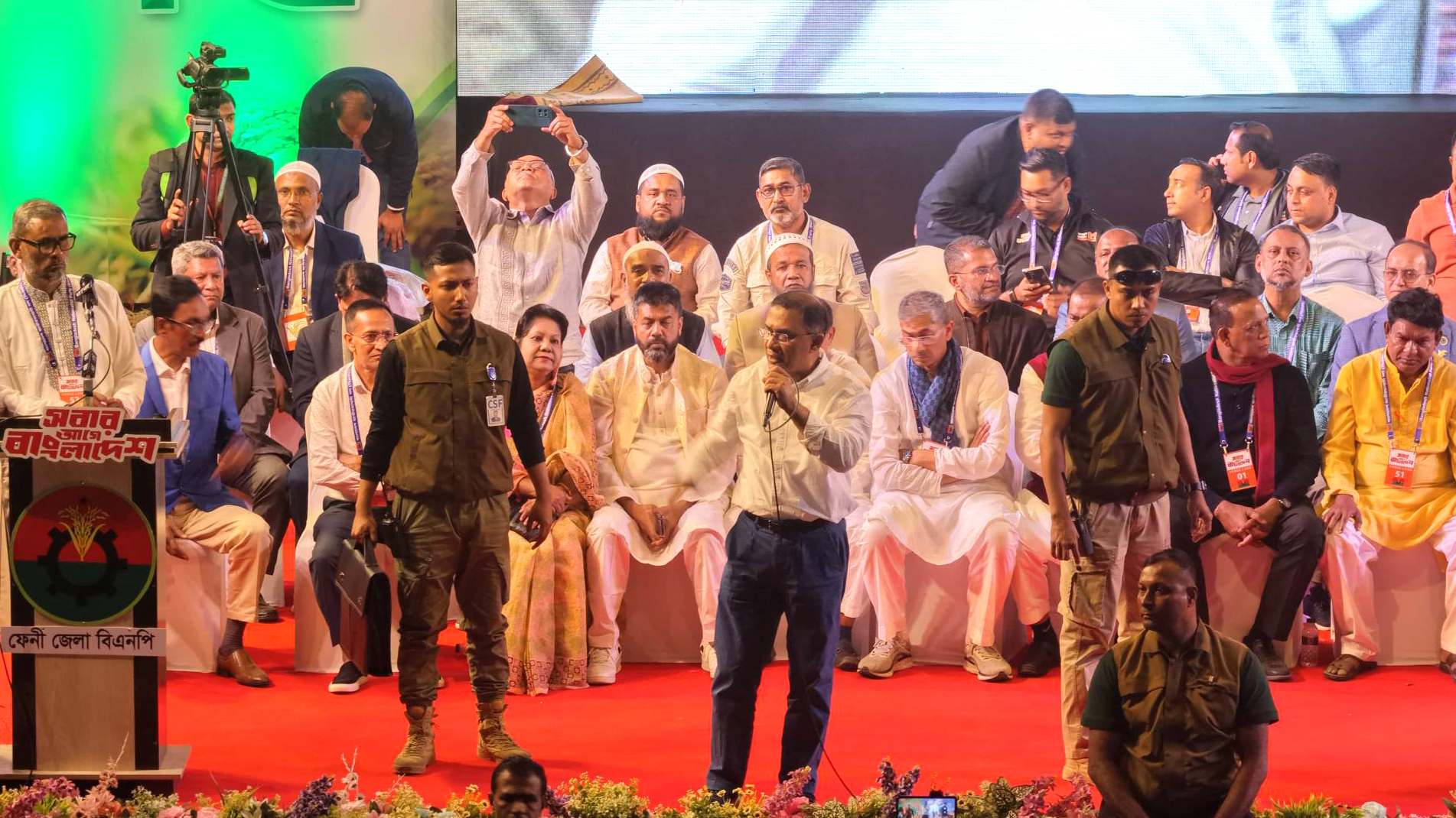 তাহাজ্জুদ পড়ে কেন্দ্রে যাবেন, ভোটের হিসাব বুঝে ঘরে ফিরবেন: তারেক রহমান