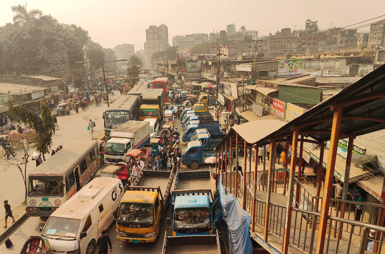 তাঁতীবাজারের যানজট। স্ট্রিম ছবি