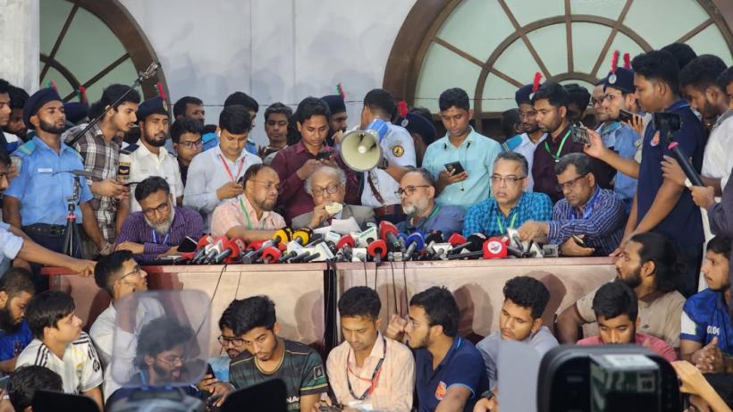 ১৫ ঘণ্টায়ও মেলেনি চূড়ান্ত ফল, জয়ের পথে শিবির-সমর্থিত সাদিক-ফরহাদ