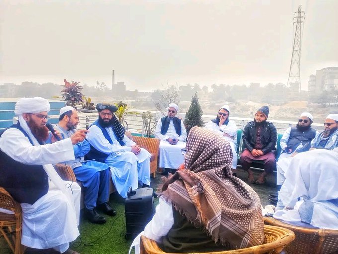 বুড়িগঙ্গায় নৌকা ভাসিয়ে আয়োজিত বিশেষ অনুষ্ঠানে অংশ নেন মোল্লা জাওয়ান্দি। সংগৃহীত ছবি