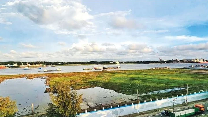 লালদিয়া চরের মধ্যে তৈরি হচ্ছে গ্রিনফিল্ড কনটেইনার টার্মিনাল। ছবি: সংগৃহীত